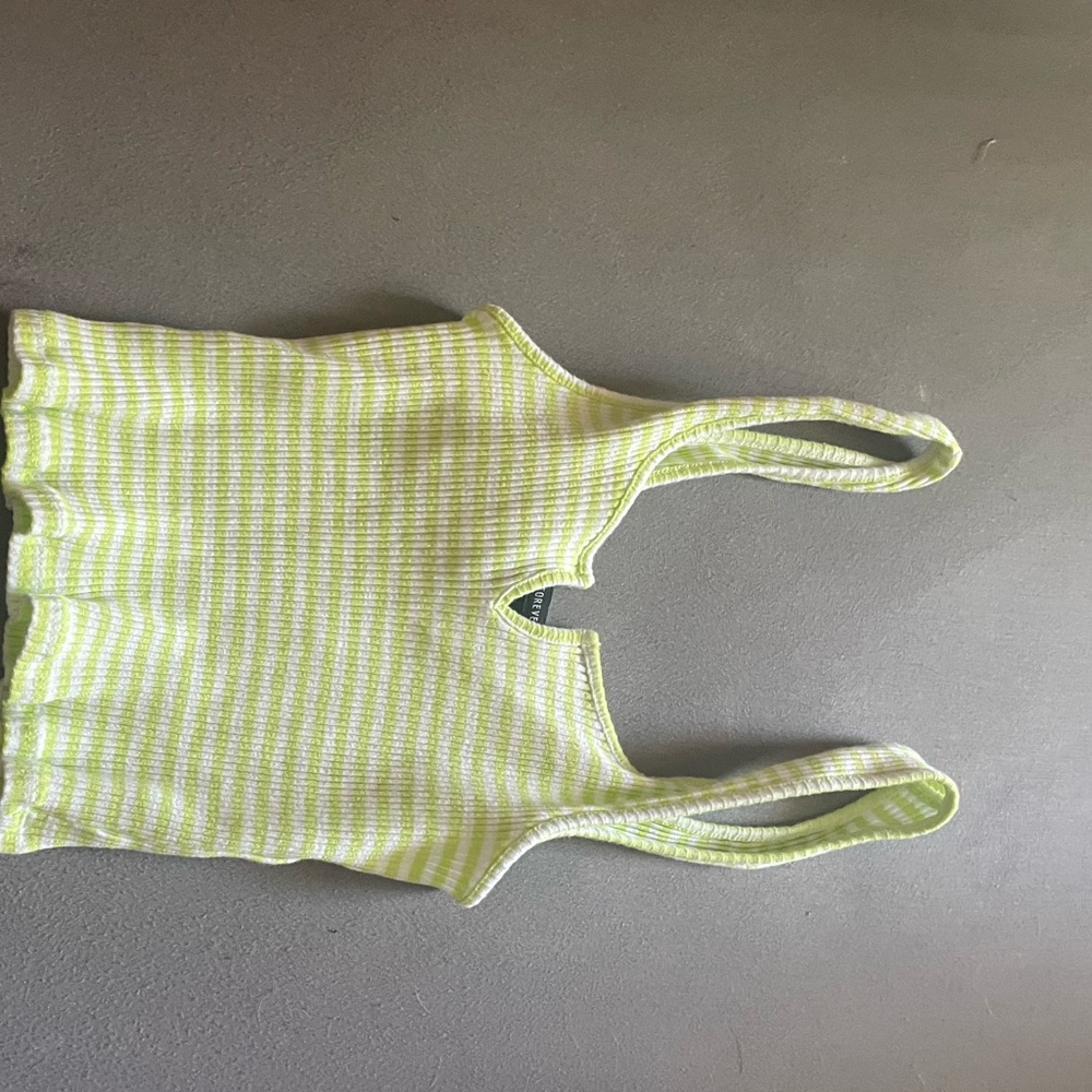 Cropped stripped tank size m